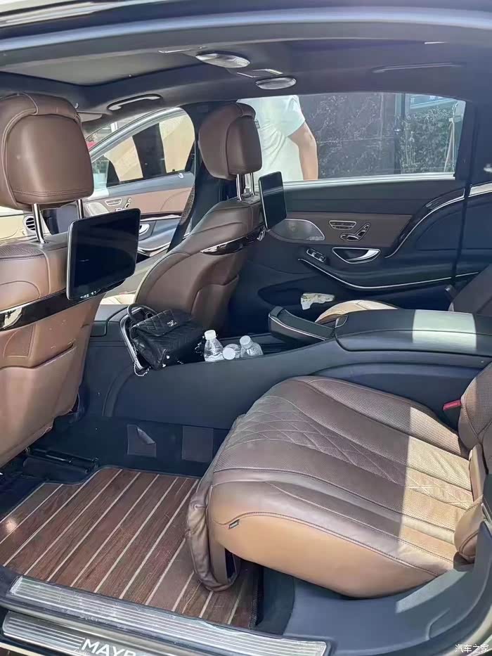 最新买下 18年18款奔驰迈巴赫s450四座版l2辅助驾驶