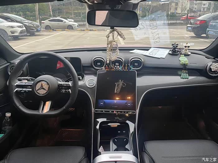 奔驰c级2023款改款c260l23年6月上牌