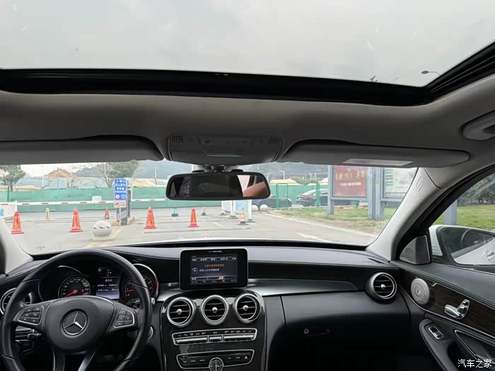 到店17年奔驰c180l改款时尚九速行驶10万公里精品车况