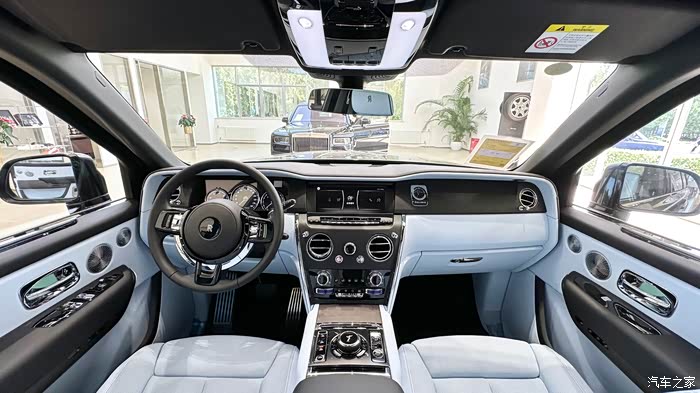 新车库里南4座流行顶查尔斯蓝内饰6xx万