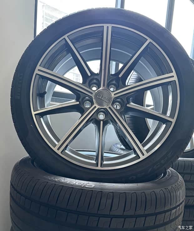 18寸奥迪a4最新款海外版轮毂带胎一套精品