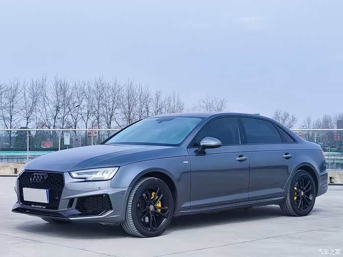 2019年奥迪a4l高配,升级s4套件,全景