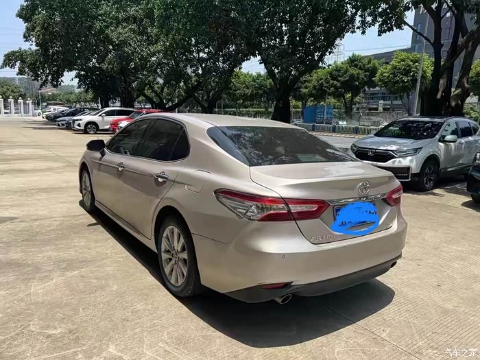 19年7月丰田凯美瑞2.0g豪华版,一手车4.3万公里,全车