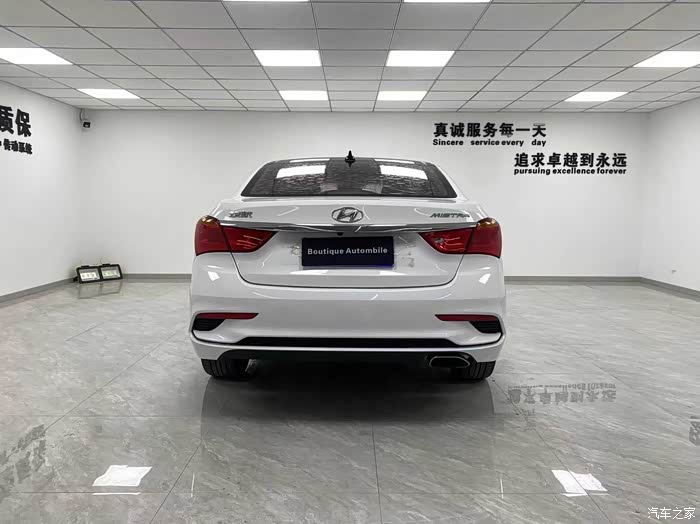 2017年现代名图,自动档1.6t,真皮座椅,大屏导航,全景