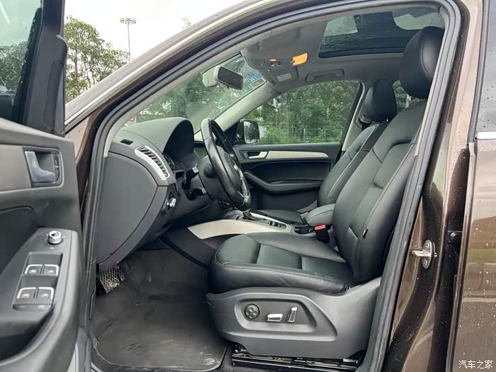 15年12月奥迪q5,40tfsi 四驱进取型,2.0t自波