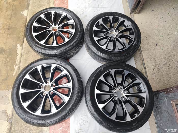出一套原厂17寸轮毂带胎才行驶三千多公里价格美丽
