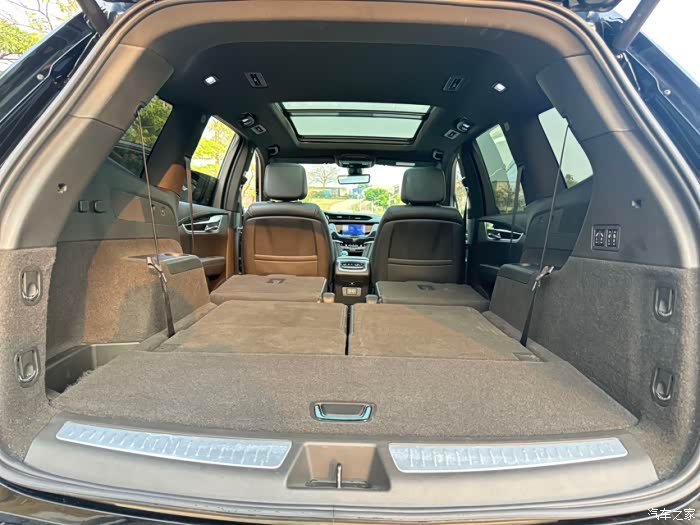 出一台一手2023年7月2022款凯迪拉克xt6六座两驱