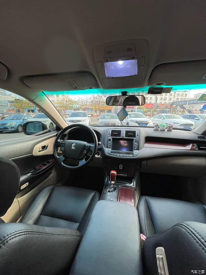 2010年上牌丰田皇冠25真皮导航版车况精品车主刚做