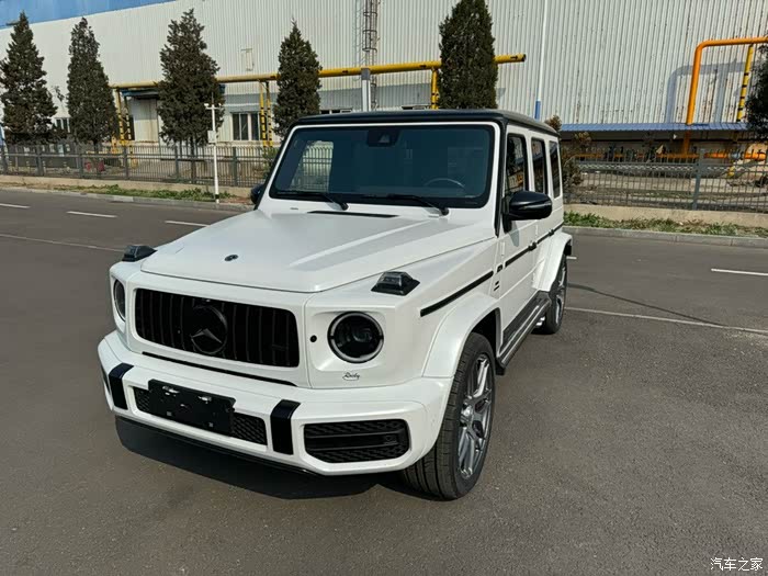 特殊磨砂白漆面大满配奔驰g63不到260带走 三碳大满配,私