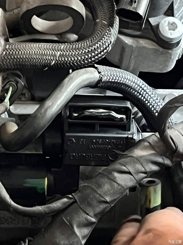 不幸的是水泵漏水了,庆幸的是还有二十天质保