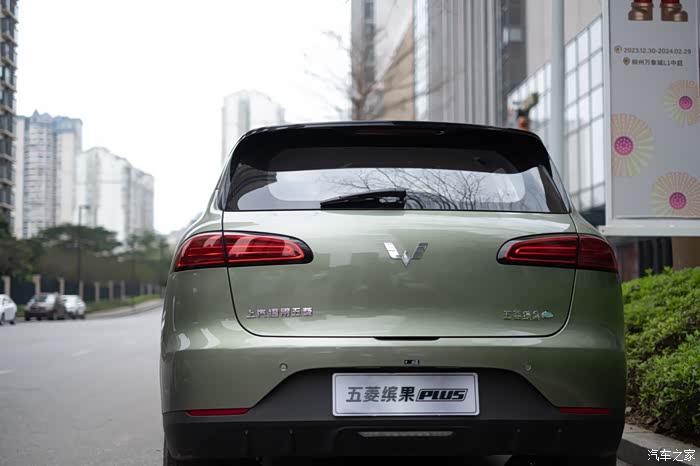 缤果plus五门四座车内空间很大