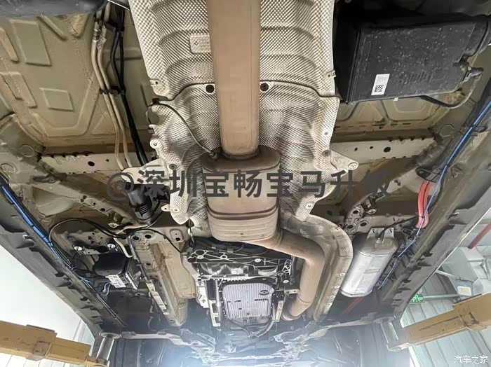 宝马x5l原厂全新四轮空气避震完美搞定全部是原厂的,螺丝按照