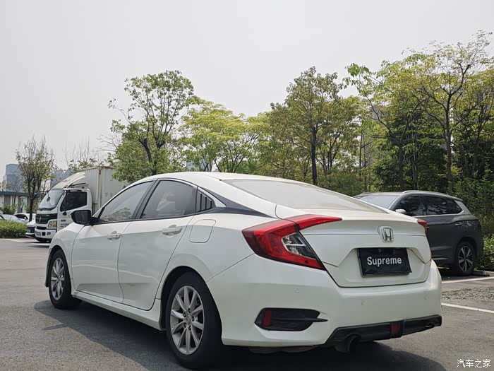 17年5月上牌本田思域10t舒适版安全行驶12w公里