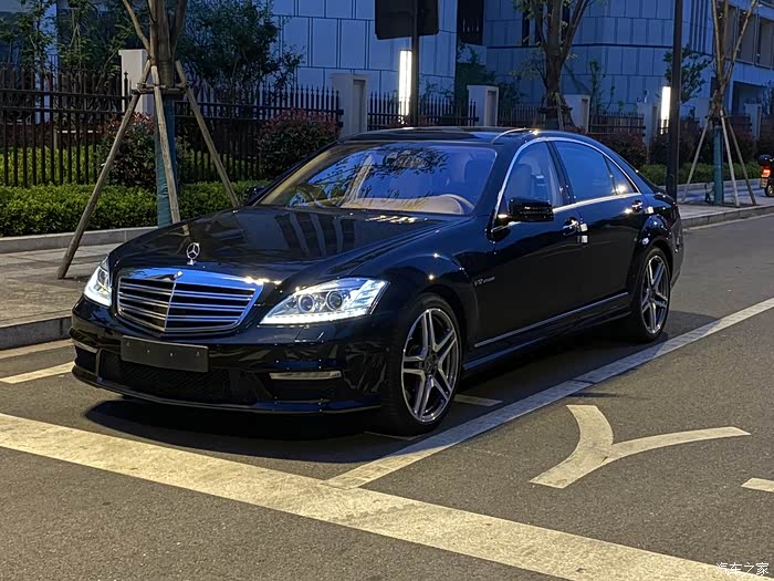 点击:>1|回复:>0奔驰amg论坛>帕加尼同款v12发动机开它的才是真大哥!