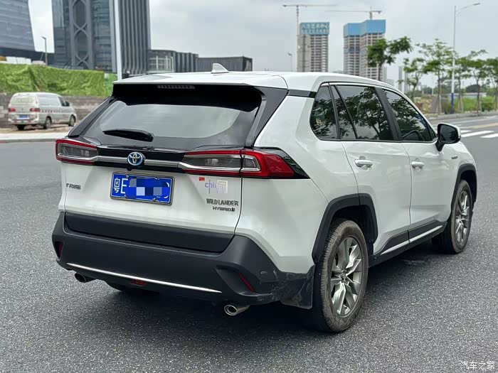 2022年11月丰田威兰达2.5l双擎两驱豪华plus 行驶