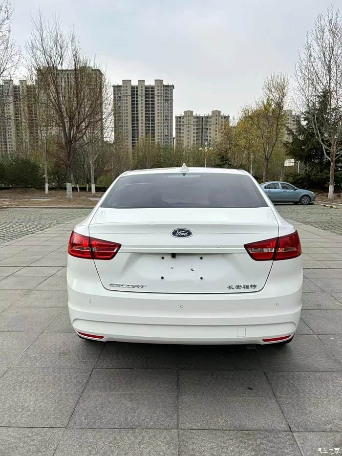 出个人车辆一台,17年福特福睿斯,个人不是车商,27000元