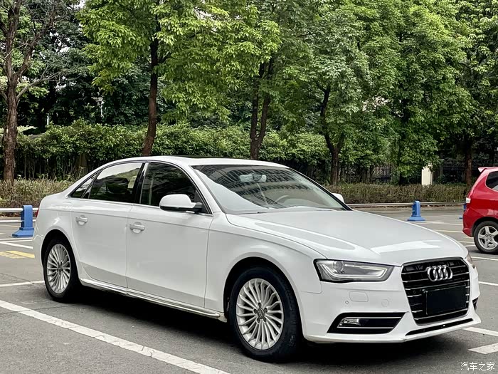 16年 奥迪a4l 2.0t 一手车 实表12万公里