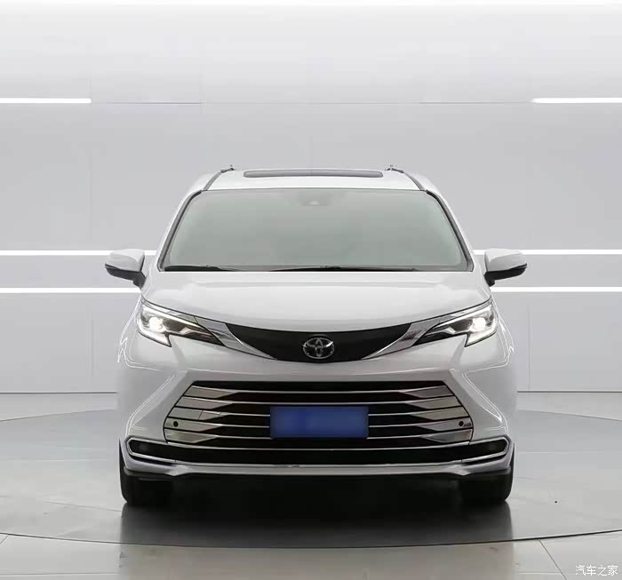 新到油电混动丰田塞纳2023年7月全车原漆带车衣一