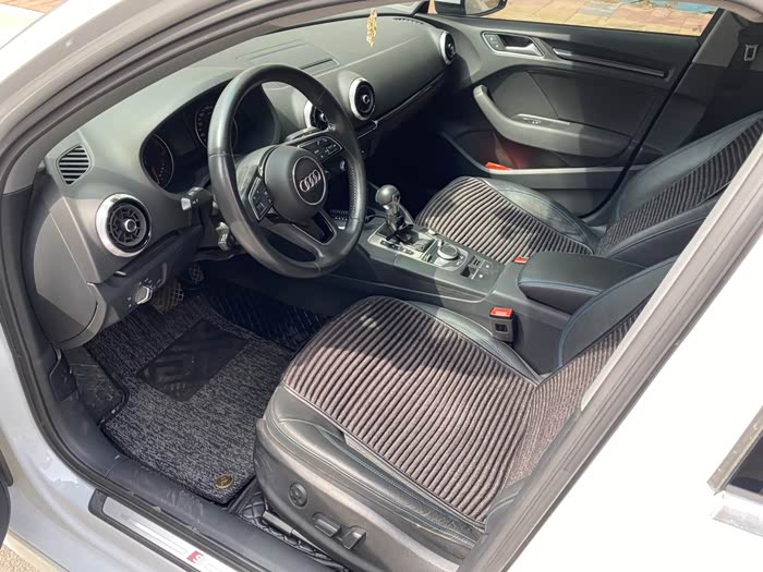 出让个人一手奥迪a3三厢轿车2020年5月上牌奥迪a3时尚