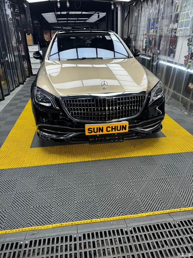 梅赛德斯奔驰迈巴赫s560