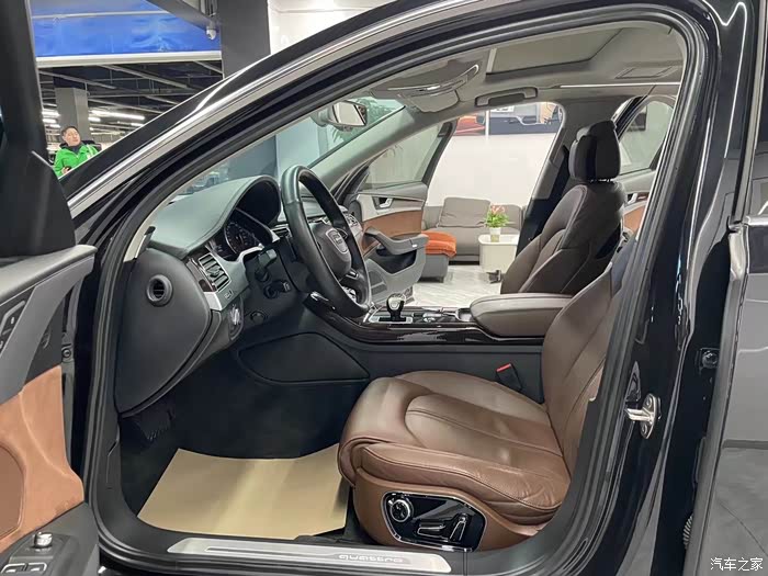 2015年奥迪a8l舒适版