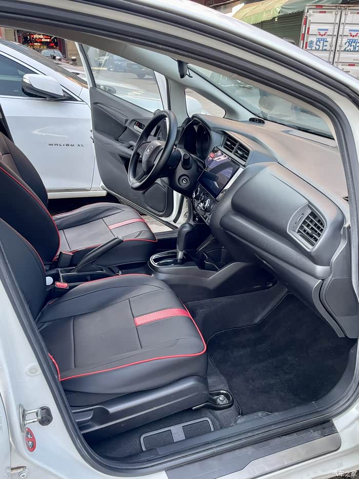 15年 本田飞度 1.5自动档 舒适版 实表7万多公里