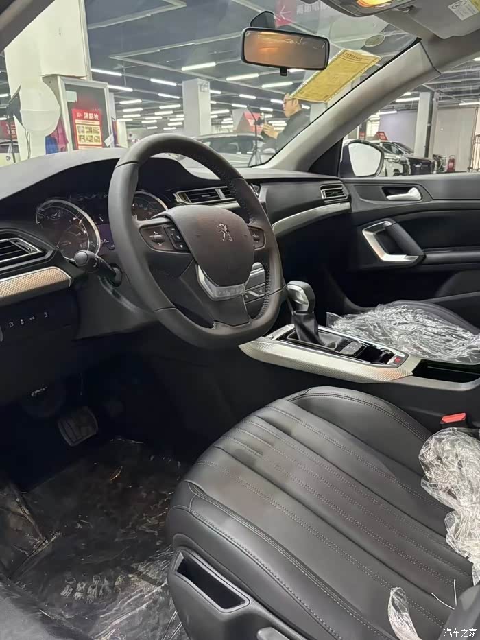 【标致408】20款十周年质臻版 新车指导价139700 店