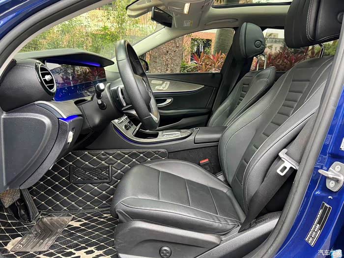 出台奔驰e级2021款e300l豪华型带第三方报