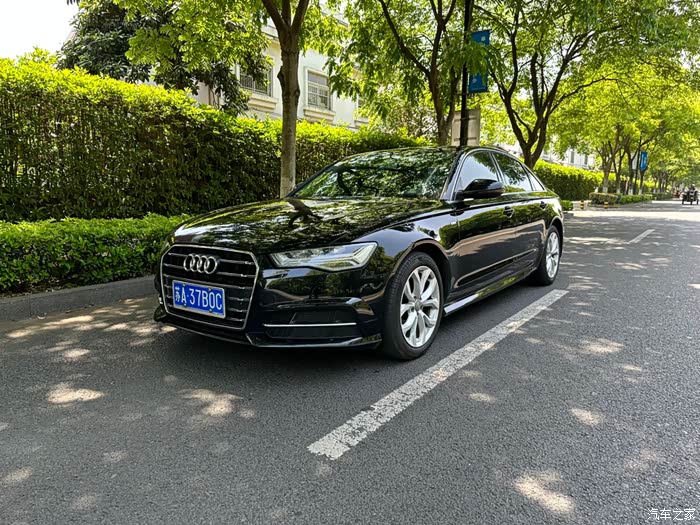 急售一台18年5月上牌奥迪a6l,18款2.0t自动,百公里