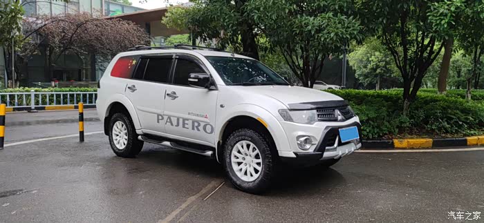 借楼【出售一台三菱劲畅】欧蓝德表亲,16年3.0四驱,9.6万公里.