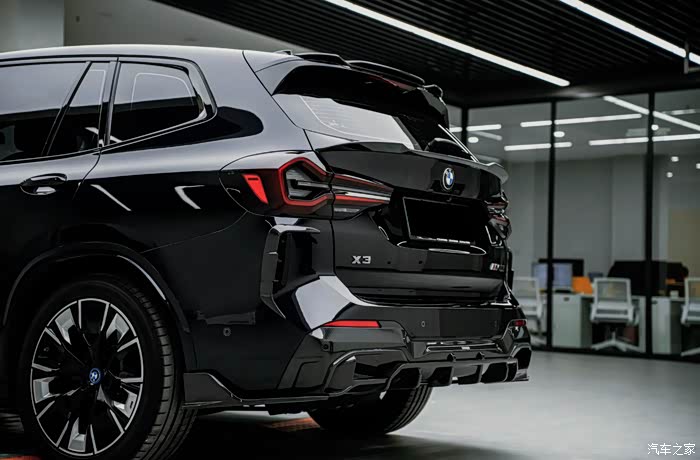 >1|回复:>0宝马ix3论坛>宝马ix3sooqoo碳纤维包围组件改装>700_460