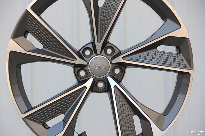 奥迪龙鳞刀锋轮毂