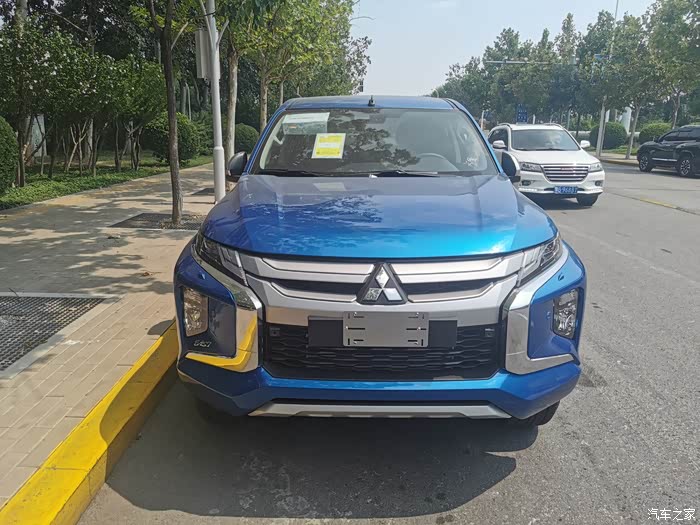 三菱l200柴油皮卡225万