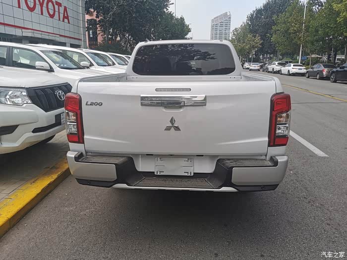 22款三菱l200柴油皮卡顶配天津现车225万价格