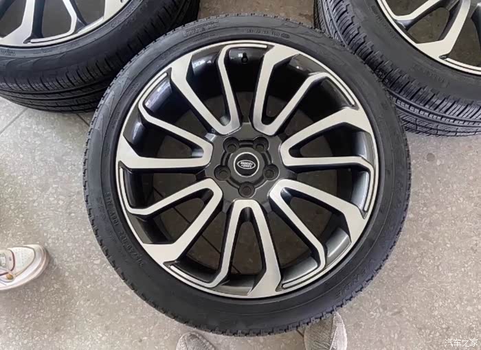 22寸路虎揽胜刀锋轮毂轮胎一套,中意的看过来