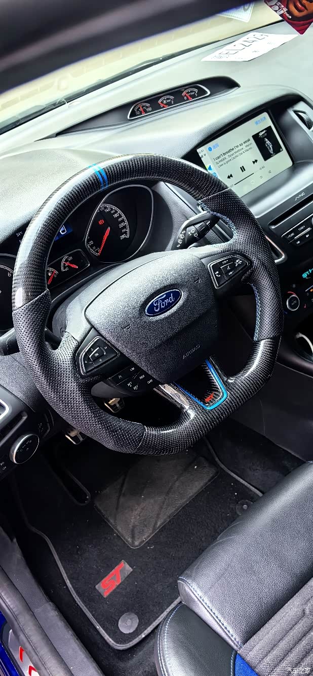 福克斯st升级碳纤维方向盘.