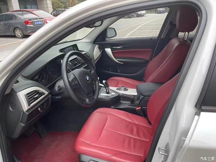 15年上牌宝马118i领先版女教师一手车全车原版原漆原