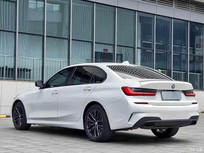 最新到店:2021年宝马325li m运动耀夜套装,全车原版