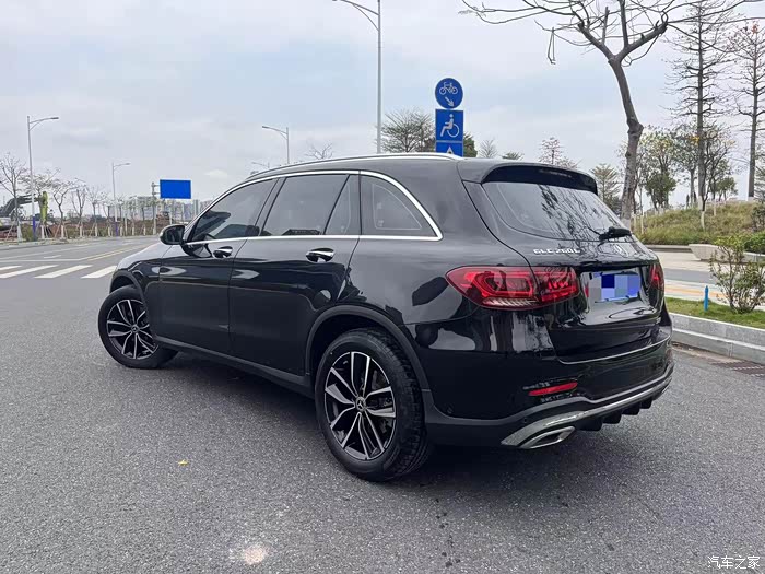 20款20年奔驰glc260l20t自动豪华版无钥匙进