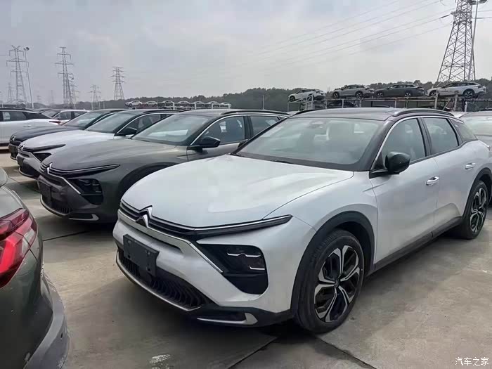 全新凡尔赛,带牌新车,24年上牌,包牌包税包交强,二级势不凡