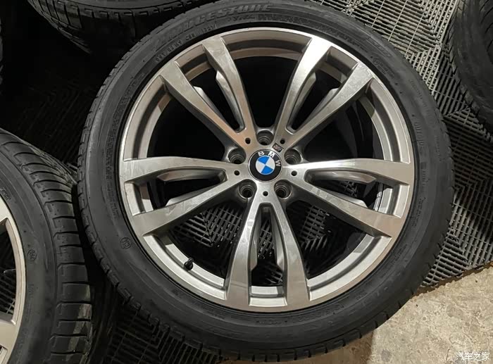 20寸宝马x5x6轮毂轮胎精品套件感兴趣的可以来