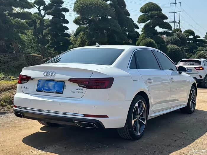 19年上牌奥迪a4l20t进取一手实表6万多公里