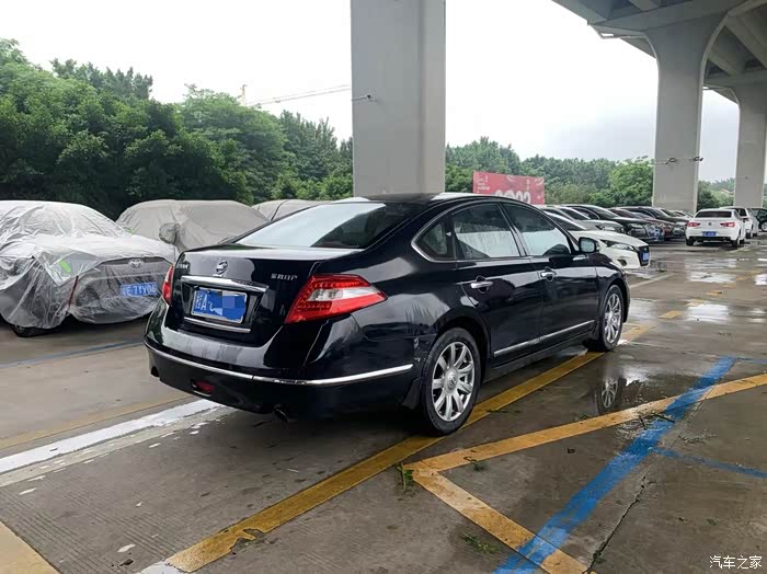 10年8月天籁公爵,2.5自波双天窗,无匙进入,一键启动,电