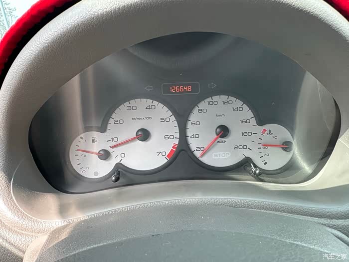 点击:>1|回复:>0雪铁龙c2论坛>求助c2水温问题,开钥匙就有一格,不管