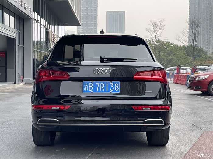 19年奥迪q5l全款18xx首付21800