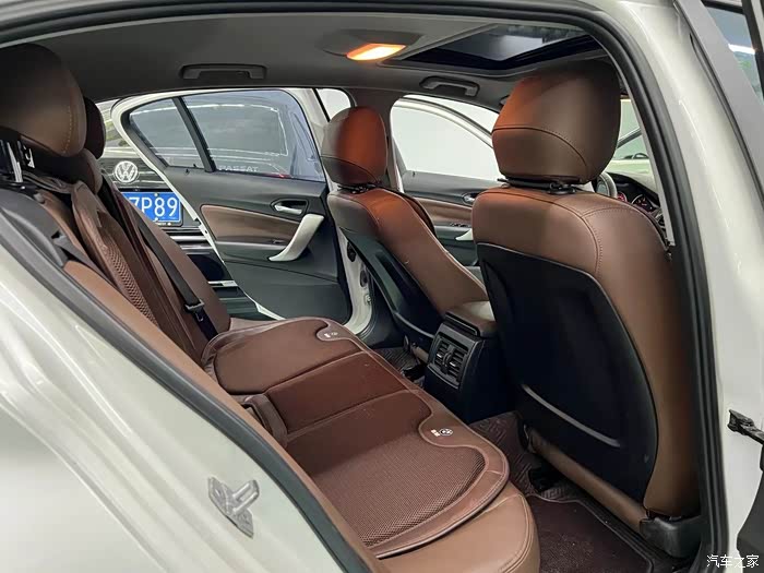 2015年2月,宝马118,1.6t进口小钢炮,车况原版无事