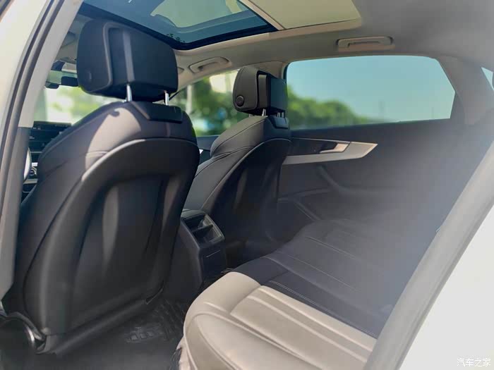 2021年奥迪a4l 40时尚动感 3.4万公里.精品车况