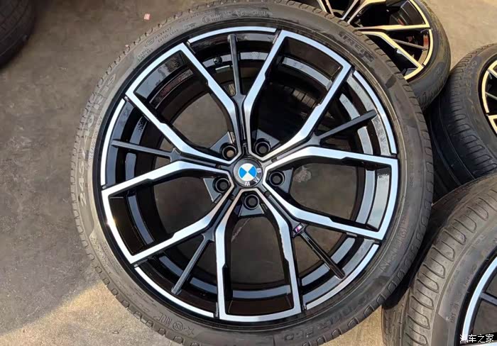 19寸宝马5系530原厂轮毂带胎一套喜欢可约