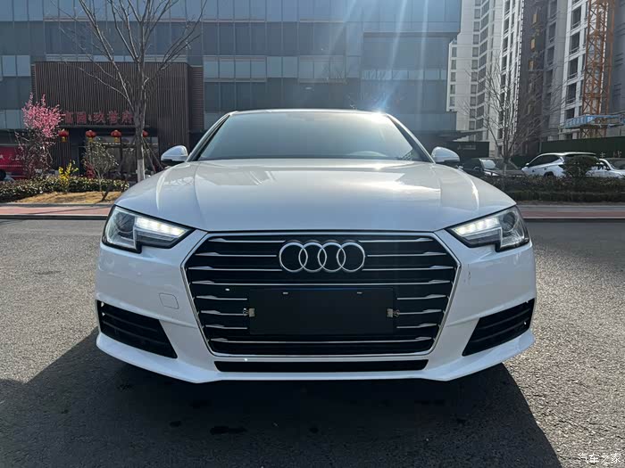 17年6月奥迪a4l40tfsi进取版plus左前叶左