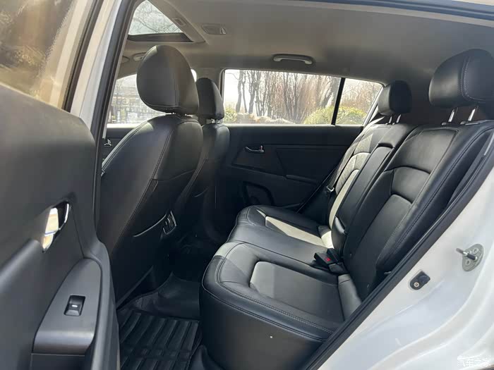 16年2月起亚智跑20l自动两驱gls1728款三处